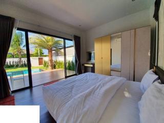 WE VILLAS : Off-plan 4 Bed Pool Villa near the beaches and town