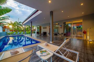 Modern 3 Bedroom Luxury Pool Villa