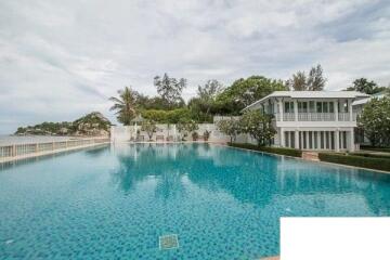 Modern Beachfront 3 Bed Villa