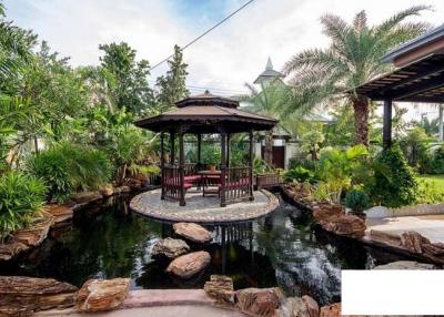 Emerald Resort : Luxury, 7 Bed, 6 Bathroom Pool Villa
