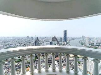 Spacious condo 1 bedroom for sale in Silom