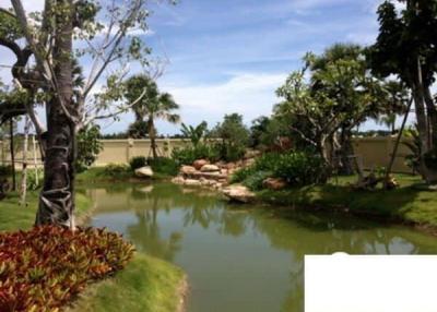 Luxury Bali Style Pool Villa with Amazing Gardens