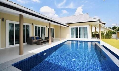 SIAM VILLAS 2 : New 3 Bed Pool Villa on good sized plot