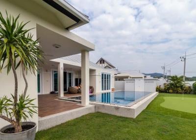 EMERALD SCENERY: 4 Bed Pool Villa