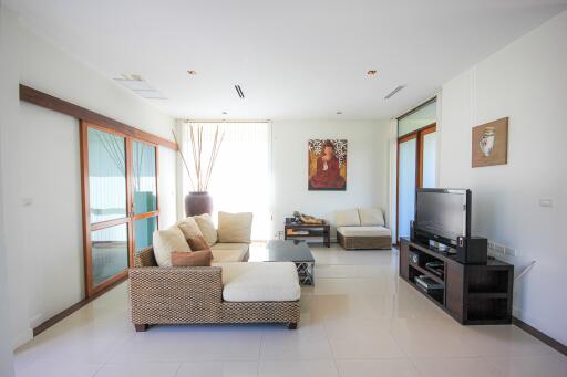 DOLPHIN BAY VILLAS : Sea View 2 Storey Pool Villa very Near the Beach