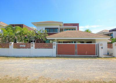 DOLPHIN BAY VILLAS : Sea View 2 Storey Pool Villa very Near the Beach