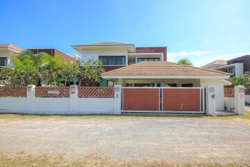 DOLPHIN BAY VILLAS : Sea View 2 Storey Pool Villa very Near the Beach