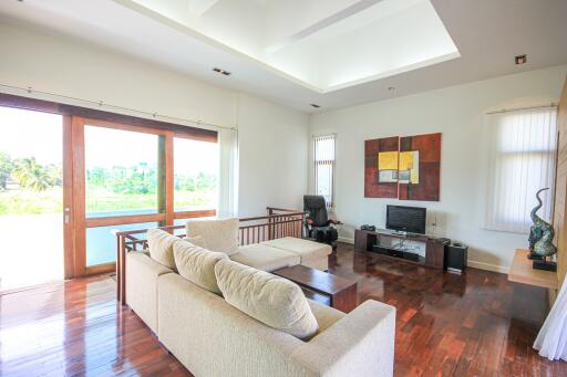 DOLPHIN BAY VILLAS : Sea View 2 Storey Pool Villa very Near the Beach