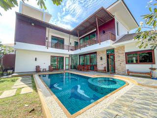 DOLPHIN BAY VILLAS : Sea View 2 Storey Pool Villa very Near the Beach