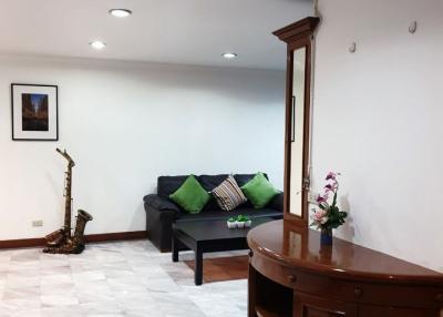 3 bedrooms condo for sale in Phrompong