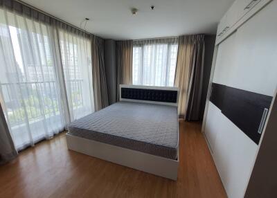 Highrise 2 bedroom condo for sale close BTS Thonglor