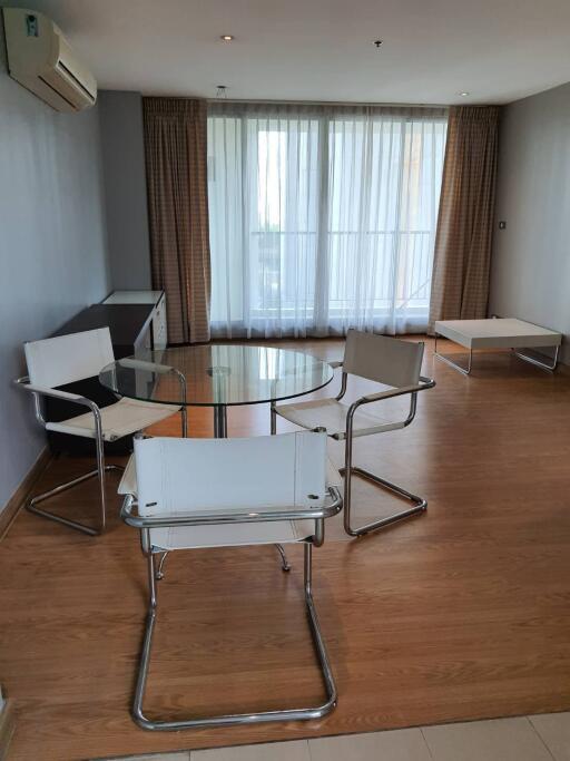 Highrise 2 bedroom condo for sale close BTS Thonglor