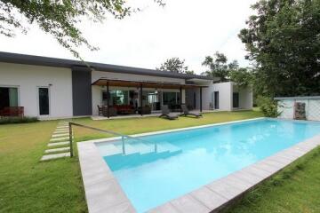 Well-built Modern 4 Bed Pool Villa