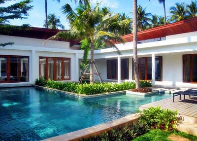 Executive 3 Bed Luxury Pool Villa by the Sea