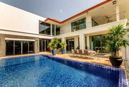 Upmost Luxury Pool Villa