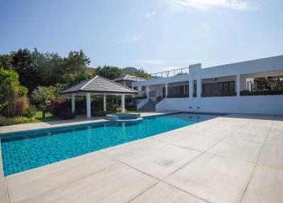 Modern 6 Bed Pool Villa on Large Land Plot