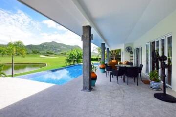 BLACK MOUNTAIN : Luxury 3 Bed Pool Villa