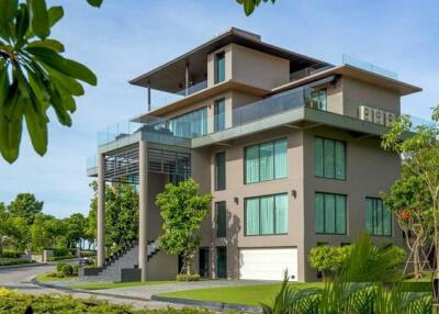 Modern, Luxurious, Exclusive 4 Storey Villa at Black Mountain