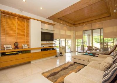 Luxury 3 Storey 3 Bed Villa – Beachfront Development