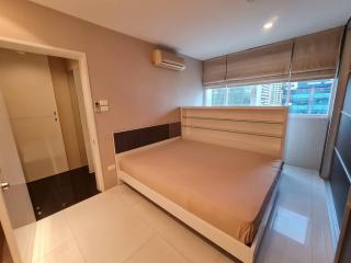 2-bedroom high-floor condo in Asoke area