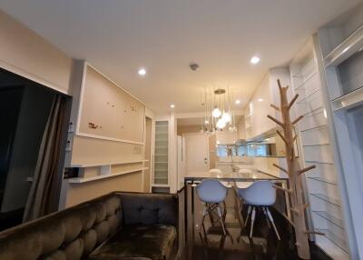 2-bedroom high-floor condo in Asoke area