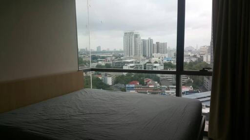 1 bedroom condominium for sale close to Phra Khanong BTS