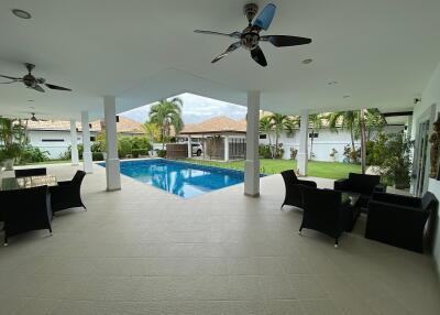 Luxury 4 Bedroom Pool Villa