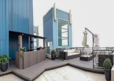 4-bedroom river view penthouse with large rooftop terrace