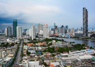 4-bedroom river view penthouse with large rooftop terrace