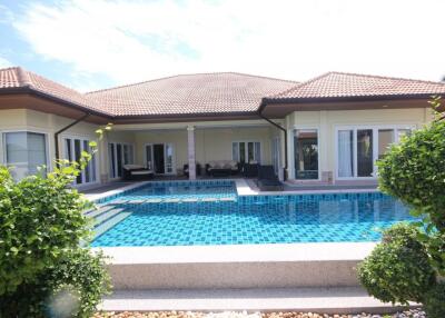 Good Quality 3 Bedroom Pool Villa On A Nice End Plot