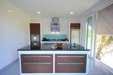 4 Bedroom Beach Pool Villa In Cha Am