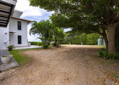 Wonderful 4 Bedroom Beachfront Pool Villa