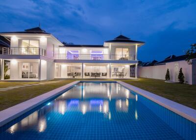 Luxury 2 Storey Modern Pool Villa