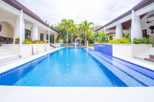 Stunning 3 Bedroom Bali Style Pool Villa in Soi 114