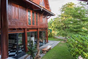 Modern/Traditional 4 Bedroom Pool Villa