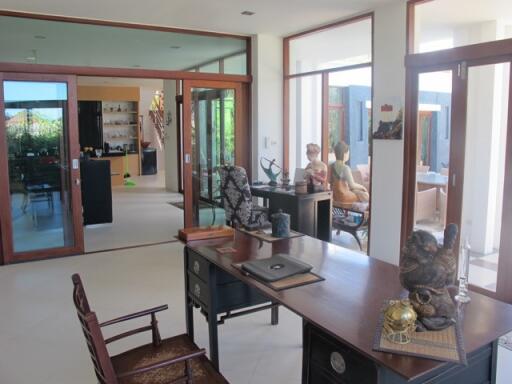 Phu Montra : Luxury 3 Bedroom Pool Villa