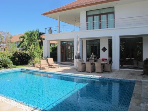 Phu Montra : Luxury 3 Bedroom Pool Villa