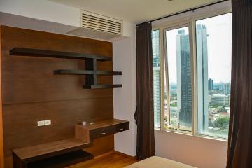 Spacious 3-bedroom condo close to BTS Chong Nonsi
