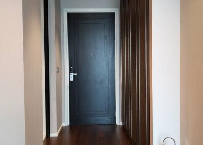 High-end 2 bedroom condo only 200m from BTS Phromphong