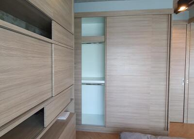 Modern 1-bedroom condo close to BTS Pra Khanong