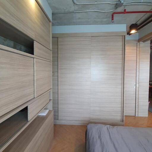 Modern 1-bedroom condo close to BTS Pra Khanong