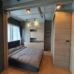 Modern 1-bedroom condo close to BTS Pra Khanong