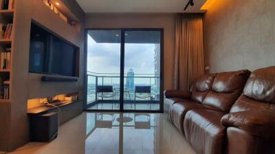 Luxury 2 bedrooms condominium for sale on riverside