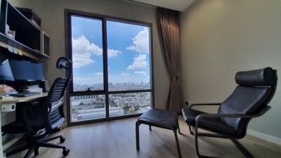 Luxury 2 bedrooms condominium for sale on riverside