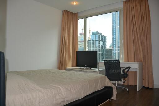 2-bedroom condo close to Chidlom & Central World