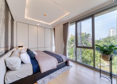 3-bedroom modern spacious condo in Phromphong area