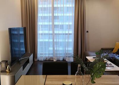 Modern 2 bedrooms condo for sale near BTS Phromphong