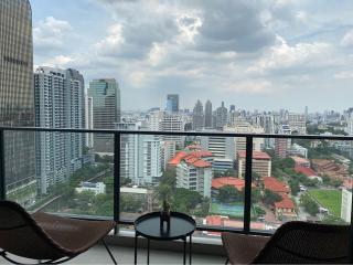 Modern 2 bedrooms condo for sale only 3 minutes walk to MRT Petchburi