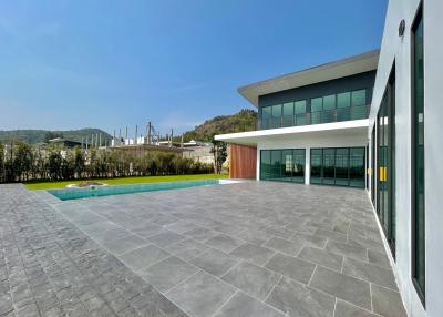 Phu Montra K-Haad : Luxury, Modern and Stylish 5 Bedroom Villa