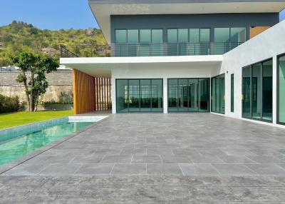 Phu Montra K-Haad : Luxury, Modern and Stylish 5 Bedroom Villa